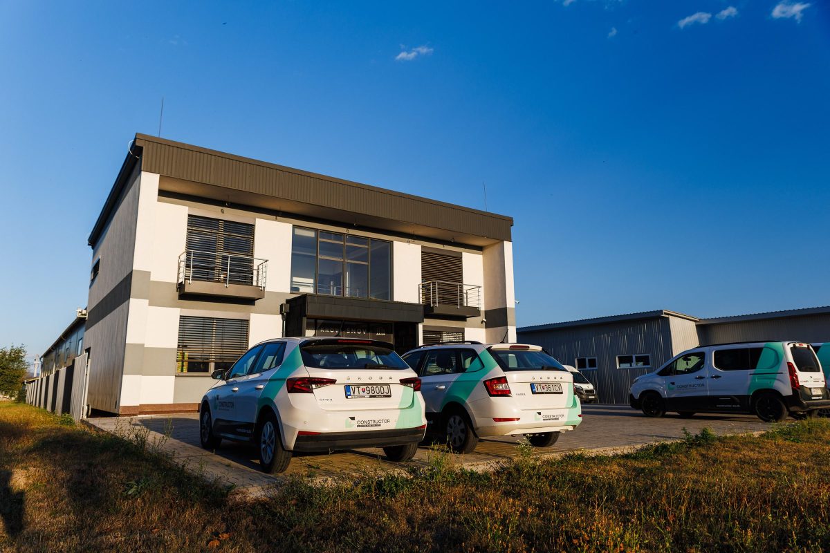 Photo of Constructor premises and machinery