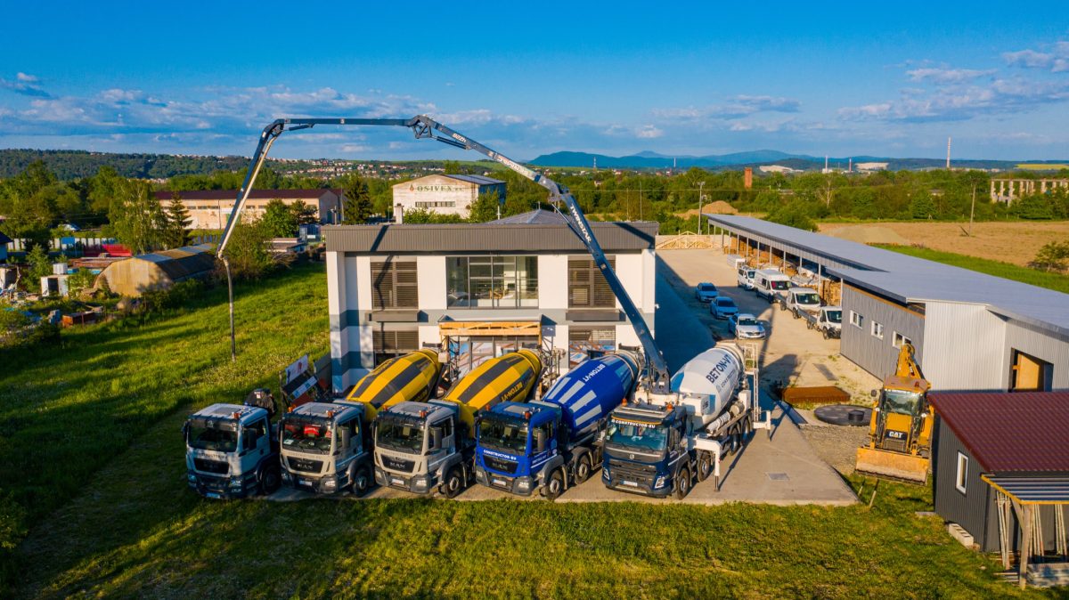 Photo of Constructor premises and machinery