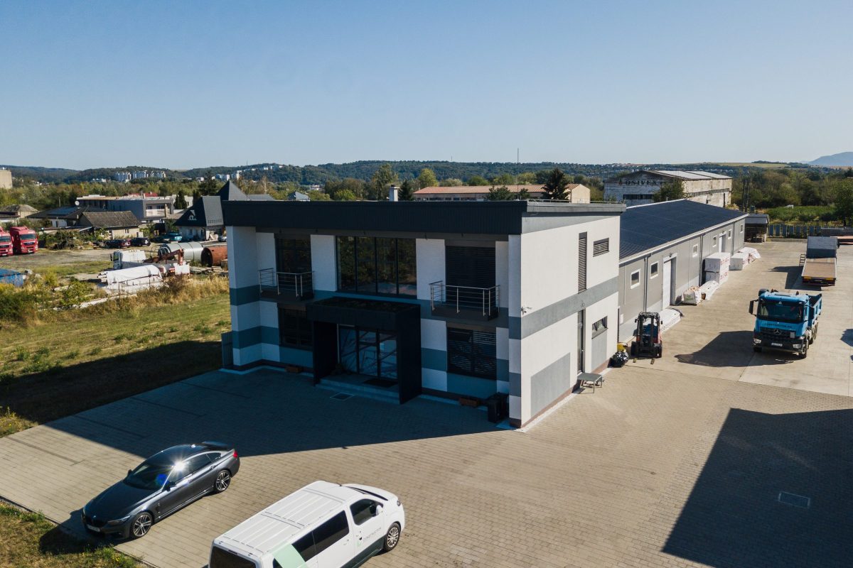 Photo of Constructor premises and machinery