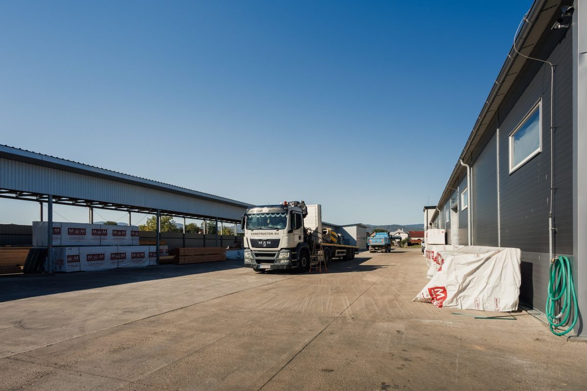 Photo of Constructor premises and machinery