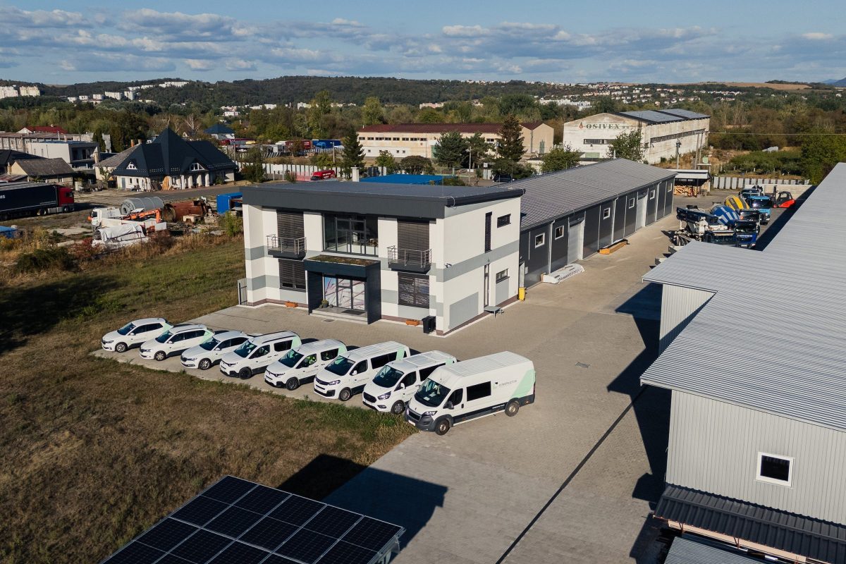 Photo of Constructor premises and machinery
