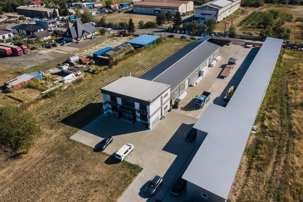 Photo of Constructor premises and machinery