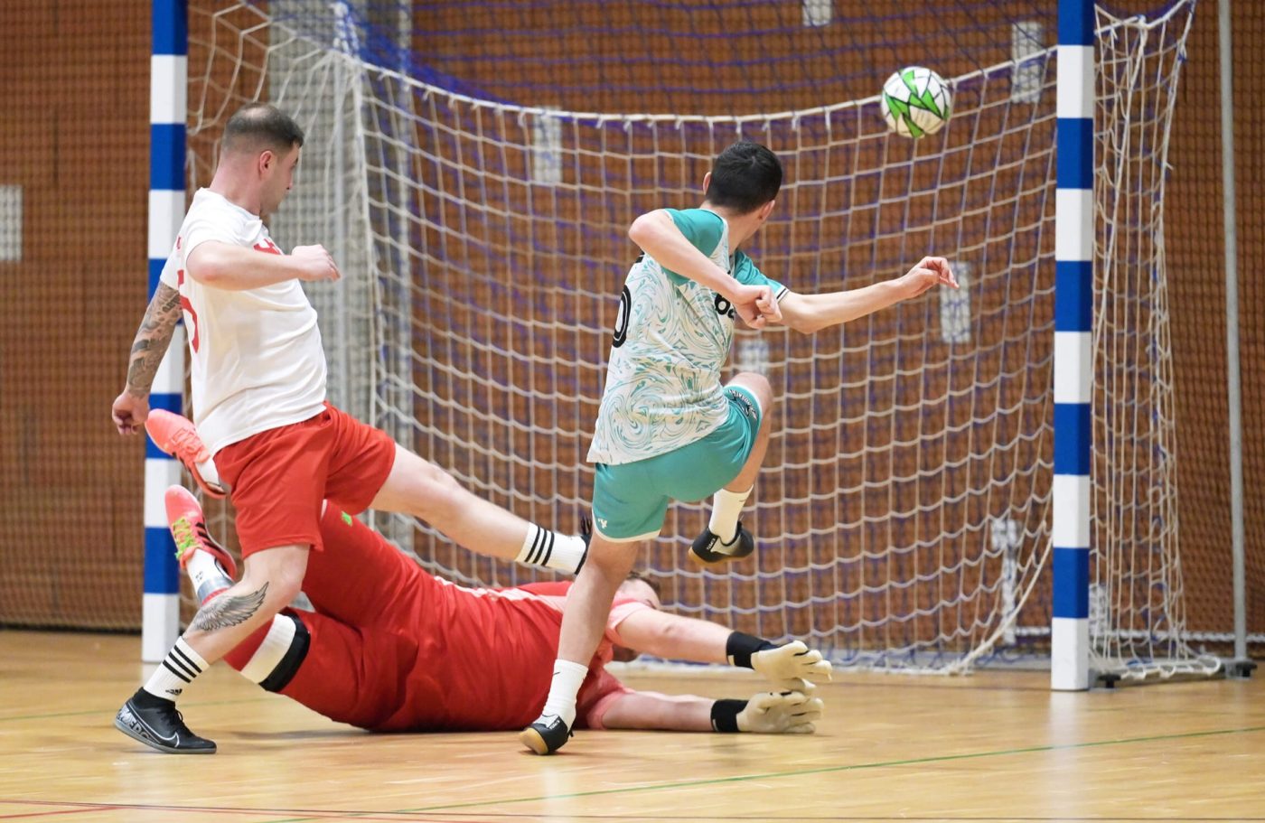 Futsalový zápas v športovej hale vo Vranove nad Topľou