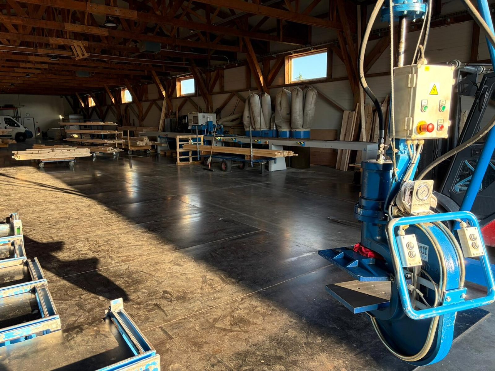 Manufacturing of timber truss structures